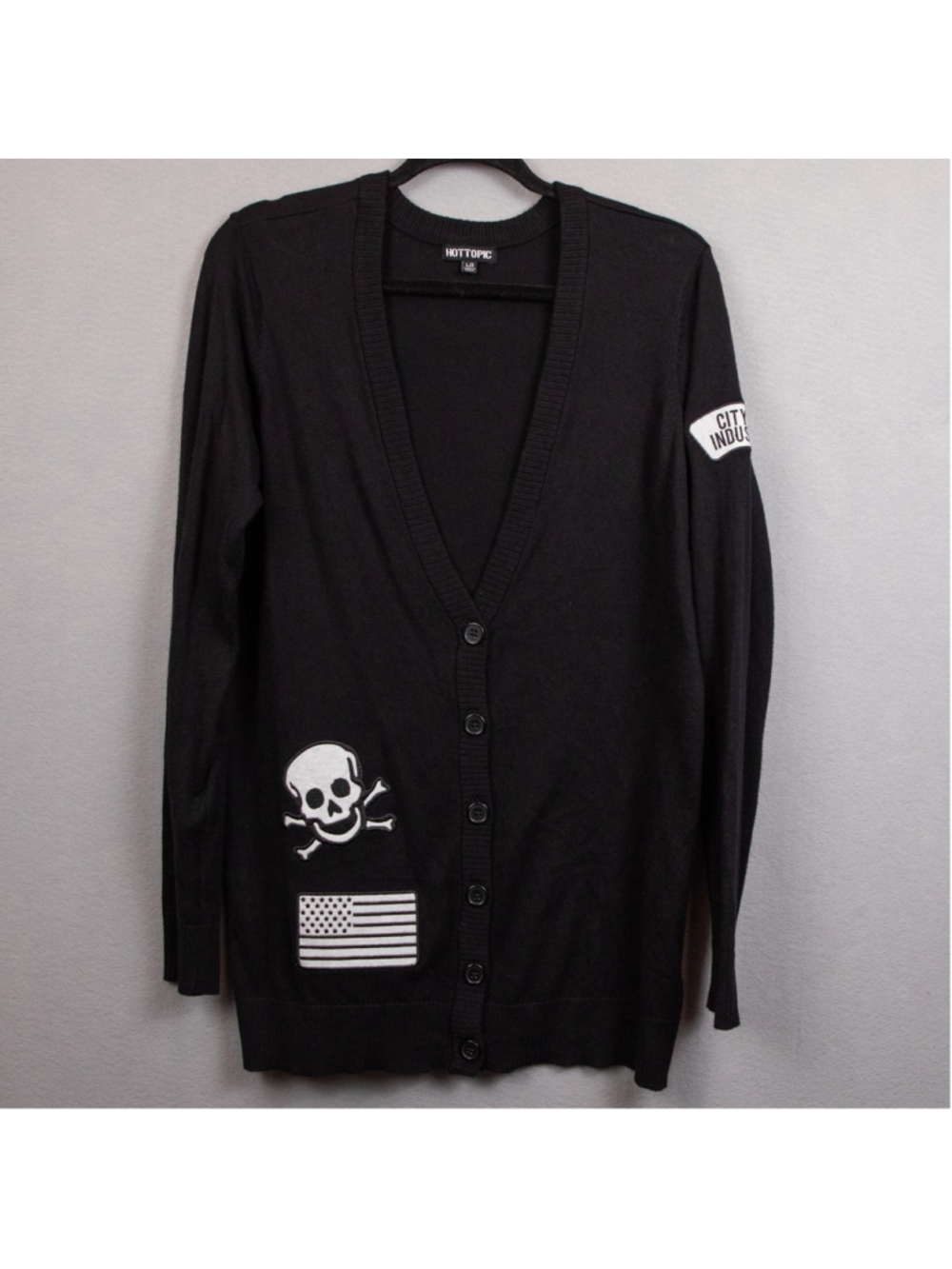 Hot Topic black and white skull flag patch button cardigan-L